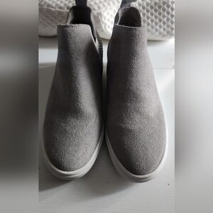 Womens Gray Suede Slip-On Sneakers - Casual Comfort